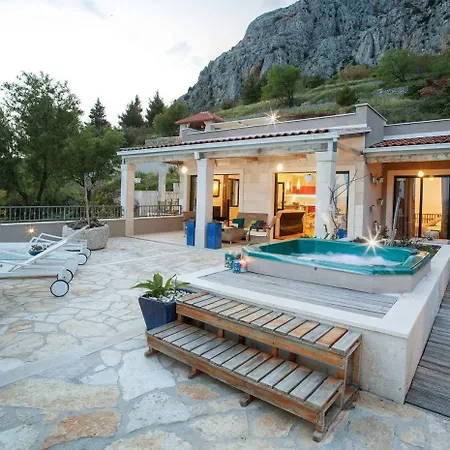 Ctma212 Holiday House With Private Pool Vila
